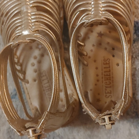 Sandals - Picture 3 of 7